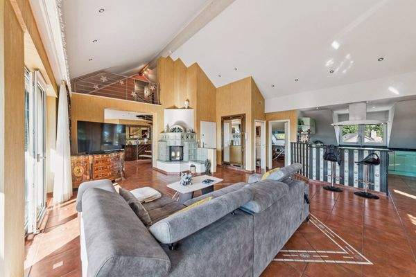 Wohn-/Esszimmer mit Kamin