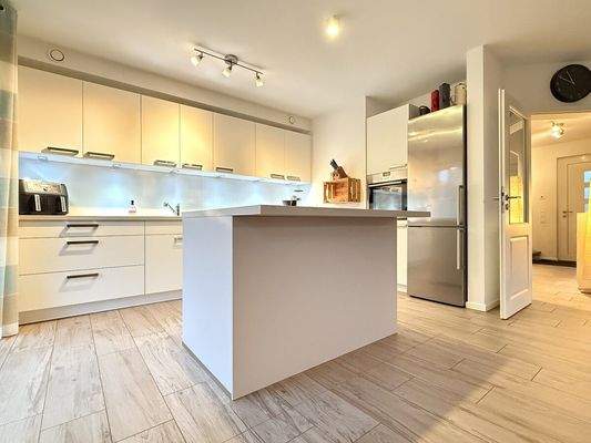 Küche mit Kochinsel