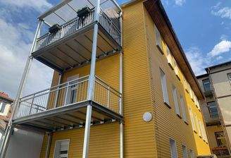 Blick v. Innenhof zum Balkon