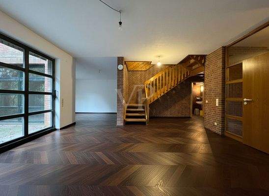 Esszimmer KI-Bearbeitet