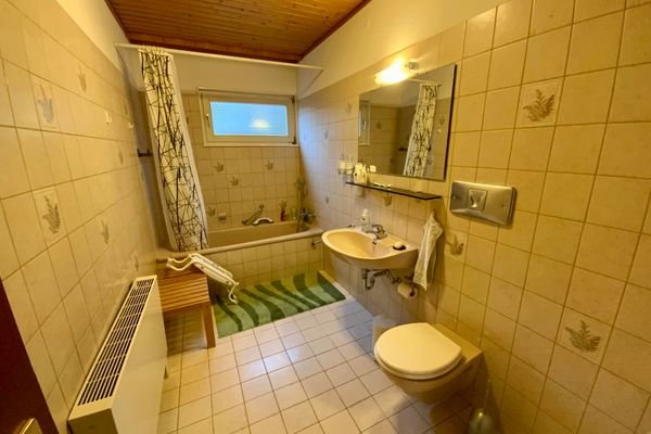 Wannenbad hinterer Bungalow