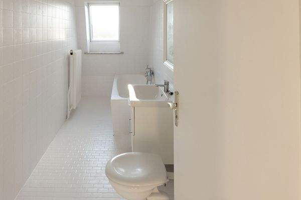 2. OG rechts Badezimmer