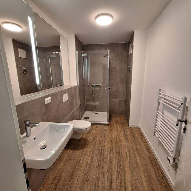 Helle 2-Raum-Wohnung mit Balkon und moderner Einbauküche - Photo 3