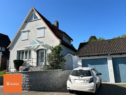 Frontansicht mit Garage