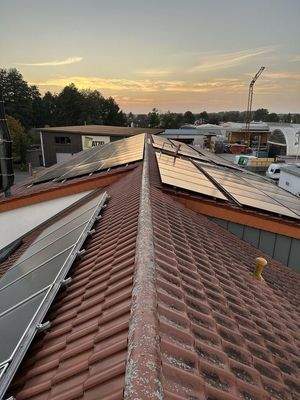 Dach PV-Anl. und Solarthermie