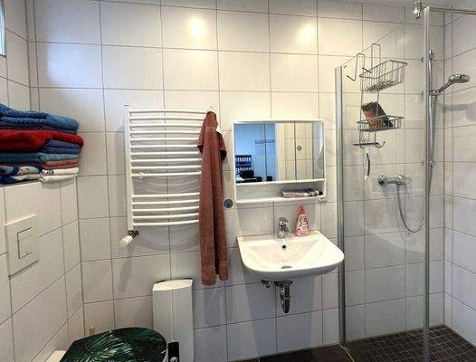 Außen Einliegerwohnung Bad