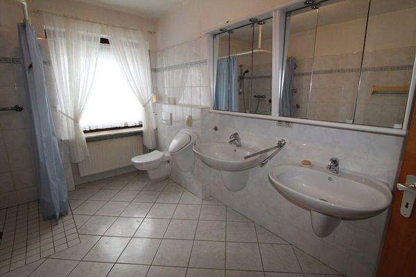14 - Badezimmer