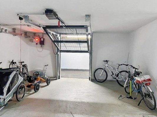 Elektrisches Tor Fahrradraum