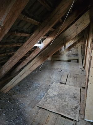 Abseite links der Stube.jpg