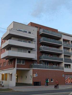 Haus - Tiefgaragenausfahrt