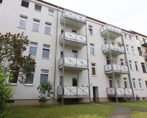 Außenansicht Balkonseite.jpg