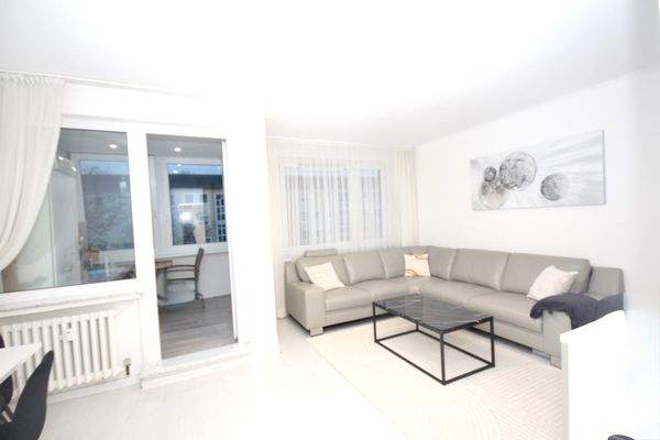 Wohnzimmer / Ansicht Türseit