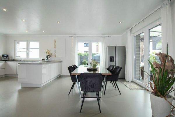 Küche und Essbereich