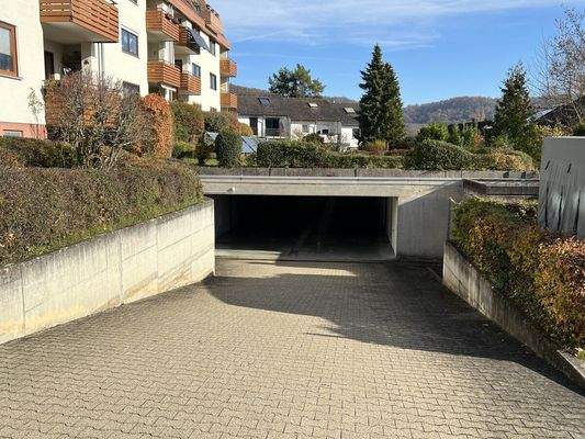 Zufahrt Garage