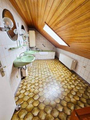 Dachgeschoss / Bad