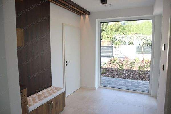 Eingangsber./Windfang m. Garderobe, Zugang Garage