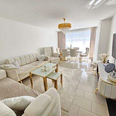 Helles Wohnen mit Zugang zur Dachterrasse