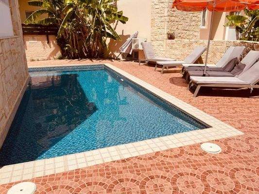 Kreta, Platanias: Luxuriöser 4-Villen-Komplex zu verkaufen, nur wenige Meter vom Meer entfernt!