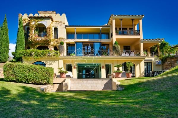 Villa in Benahavis