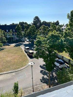 Blick aus Wohnung im 2. OG