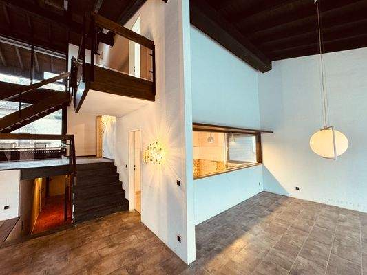 17. Esszimmer, Blick auf Küche EG