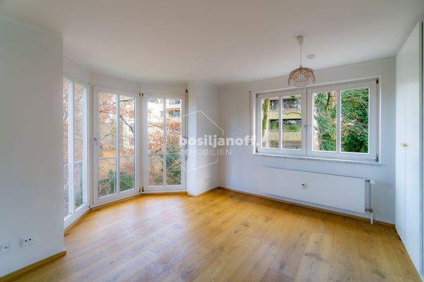 Zimmer II (Gast/Büro/Ankleide)