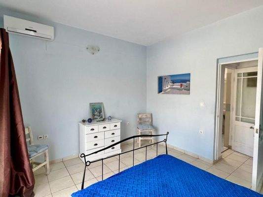 Kreta, Makry Gialos: 4-Zimmer-Erdgeschosswohnung in Strandnähe zu verkaufen