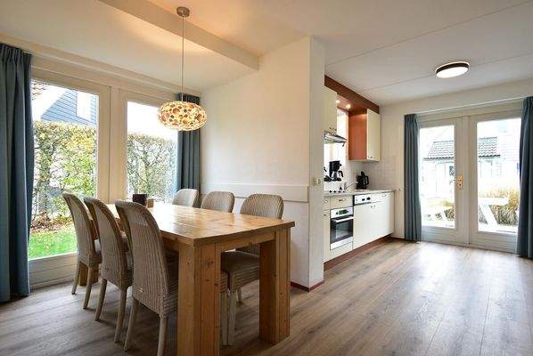 Freistehendes 6-Personen-Ferienhaus auf Eigengrund im Summio Parc Aquadelta Bruinisse006