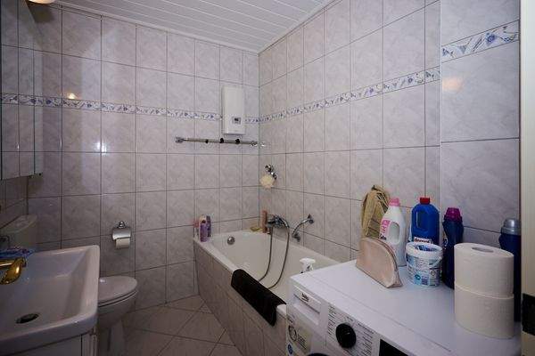 Bad mit Wanne Ebene 2