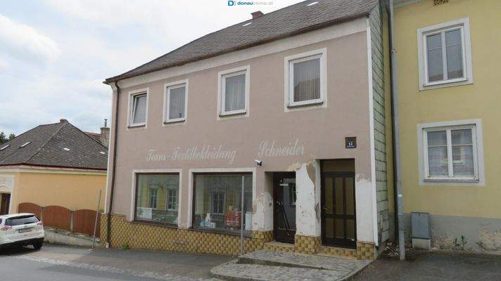 3812 Gr. Siegharts: Haus mit 3 Wohnungen zu kaufen