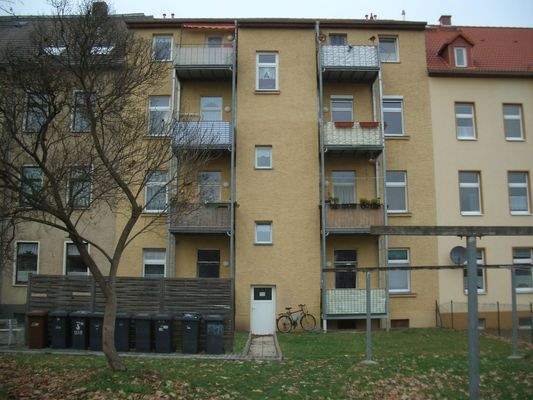 Rückansicht mit Balkon