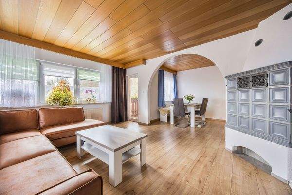 Offener Wohn-Essbereich mit Rundbogen, klassischem