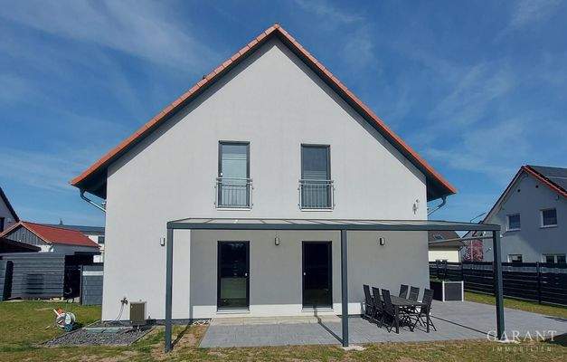 Südwest-Terrasse mit Pergola