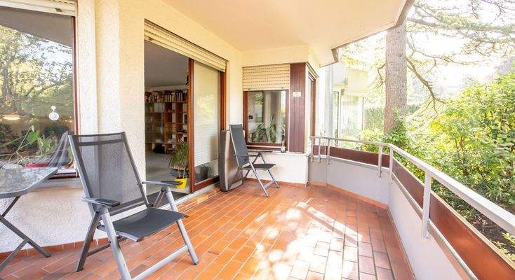 überdachter Balkon Balkon