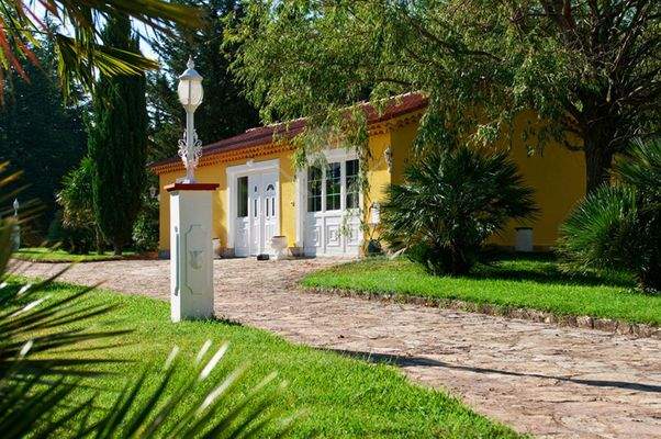 Nebengebäude: Weiterer Wohnbereich für Ihre Gäste!