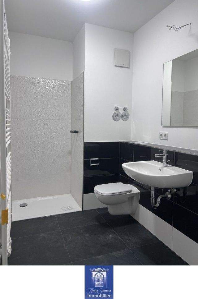 Traumhafte Wohnung mit exklusiver Ausstattung, EBK, zwei Bäder und Terrasse! - Foto 3