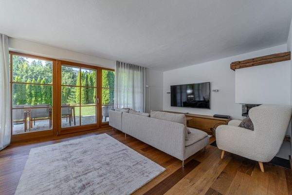 Wohnbereich mit Kamin