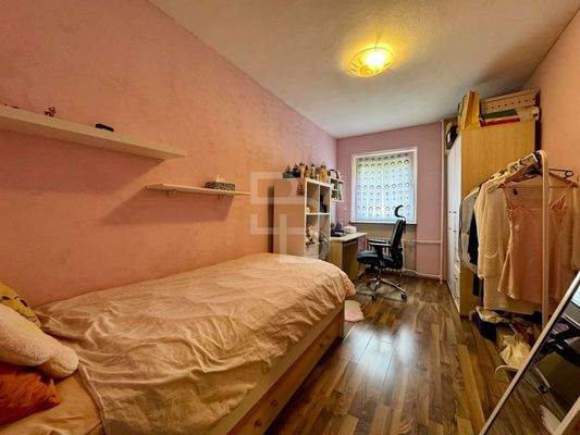 Kinderzimmer / Büro