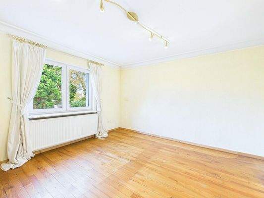 Villa mit Parkgrundstück und Pool in Beaumarais