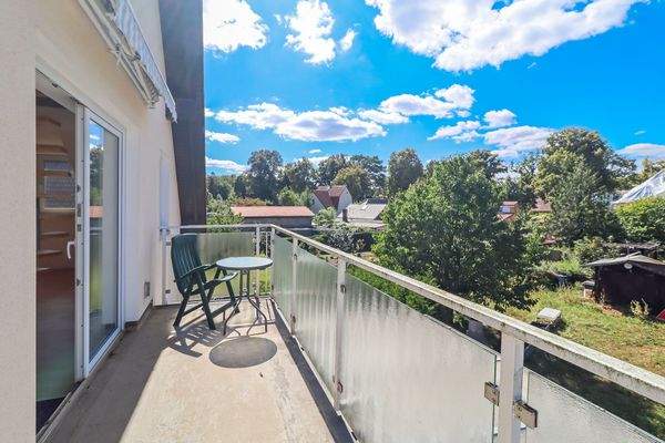 Balkonsicht in den Garten