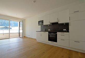 RAUM MIT EINBAUKÜCHE