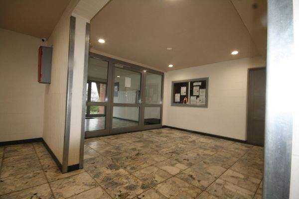 Eingangsbereich kontrolliert.JPG