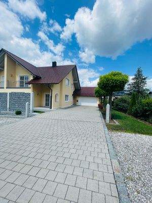 großer Einfahrtsbereich