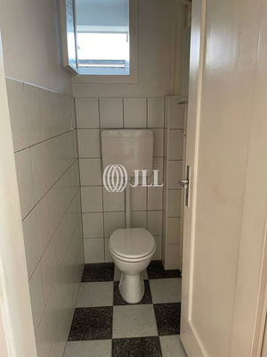 Toilette in der Wohnung - JLL