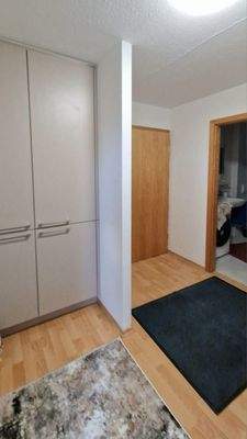 Flur mit neuem Einbauschrank