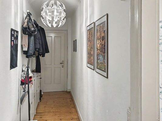 Flur und Kellerabteil_1