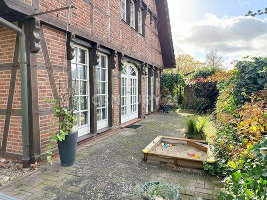 Westterrasse am Wohnzimmer