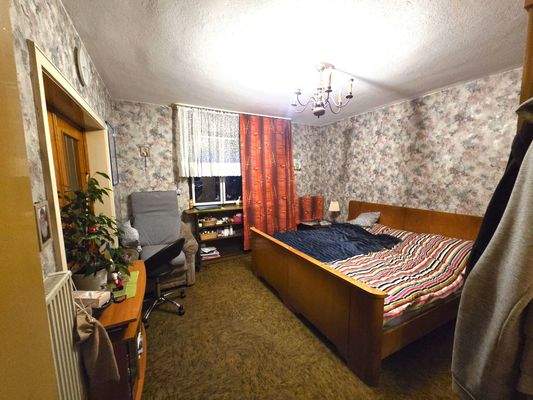 Ursprünglich großzügig Wohnen/Essen im OG