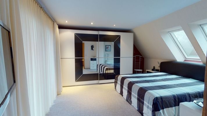 H2 Schlafzimmer DG