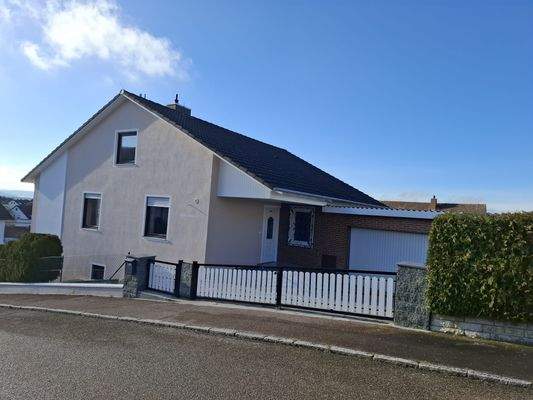 Ansicht v Strasse.jpg